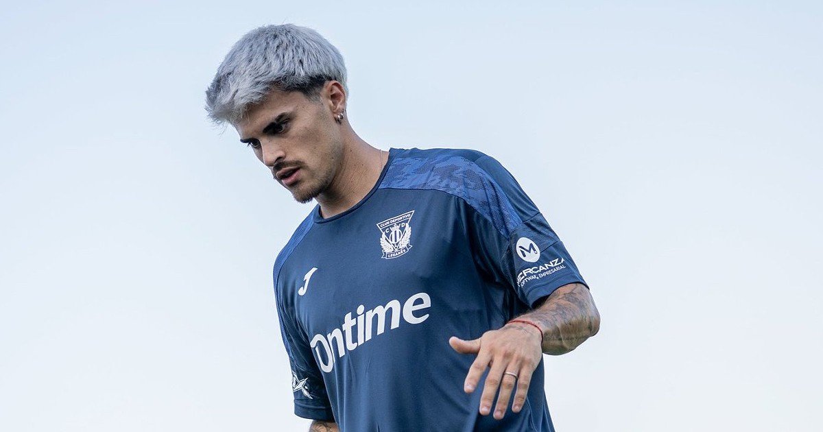 Treinador defende jogador que considera licença parental para deixar o clube: 'Os jogadores são pessoas'