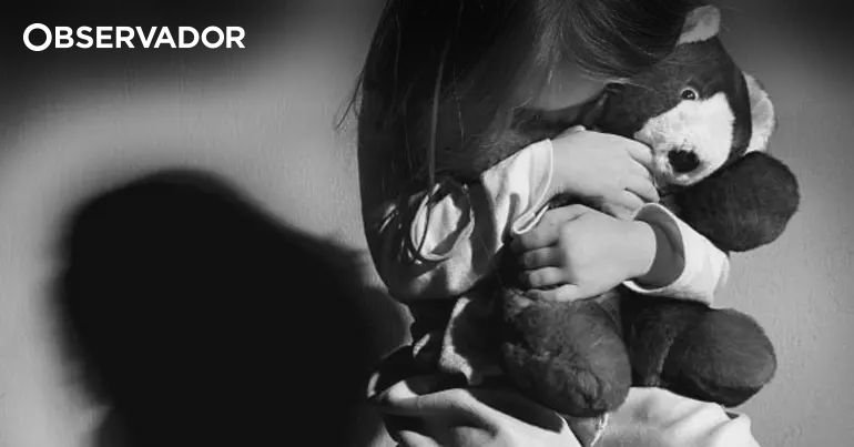 Homem de 63 anos preso por suspeita de abusar da neta da namorada no Porto