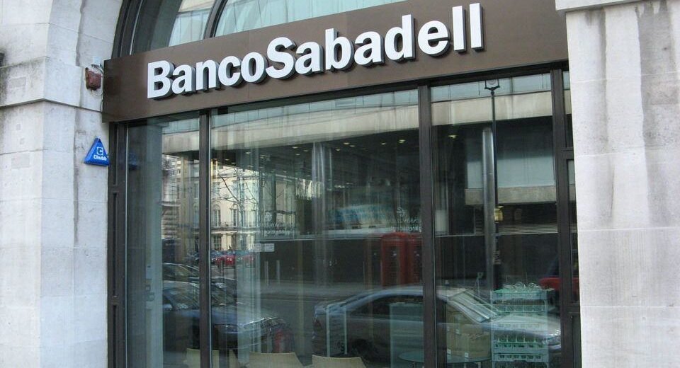 Banco Sabadell reafirma rejeição à OPA do BBVA e convoca acionistas à recusa