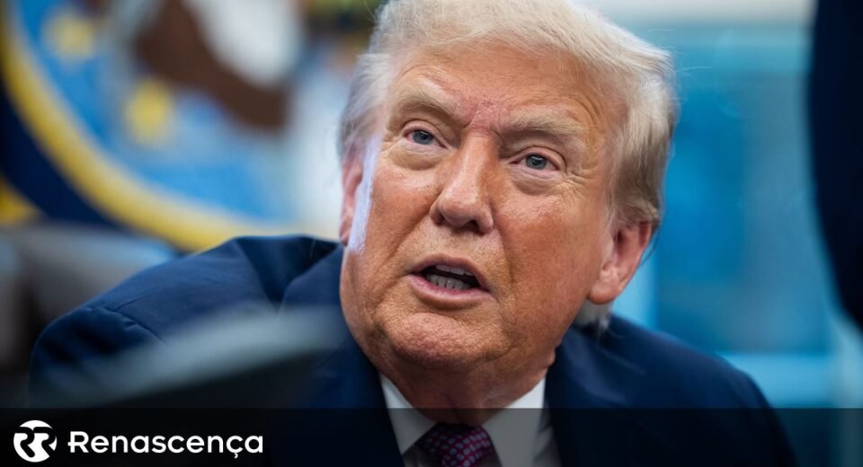 Casa Branca busca especialistas em caligrafia para defender Trump no caso Epstein