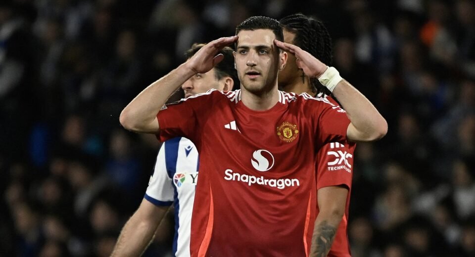 Diogo Dalot recupera e volta a ser opção para Rúben Amorim no Manchester United