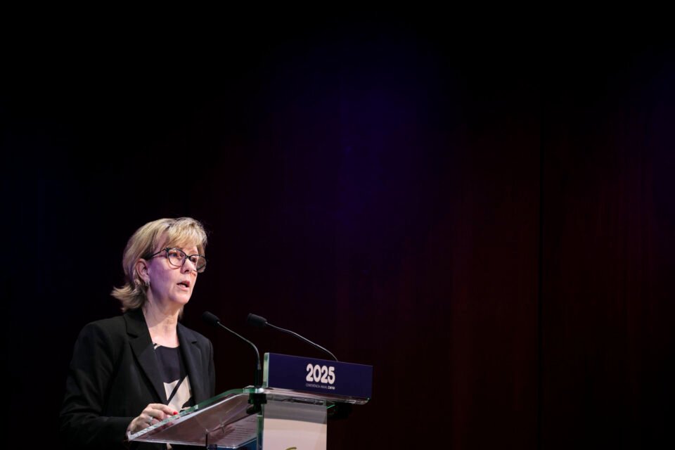 Maria Luís alerta que 67% das receitas das auditoras de Entidades de Interesse Público não provêm da autoria