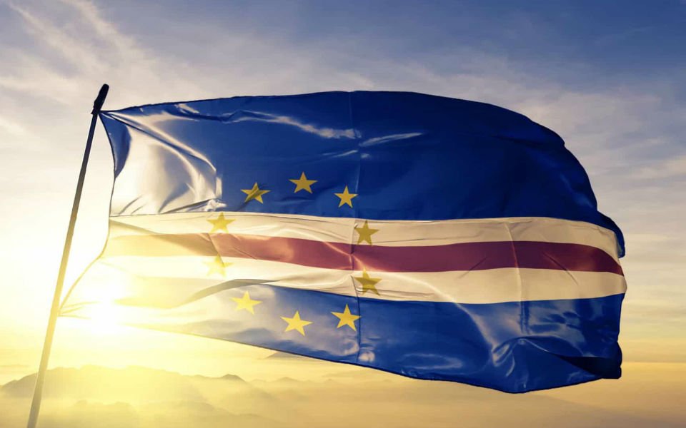 FMI pede a Cabo Verde que reavalie voos internacionais