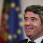 Longas deslocações e casas pequenas arruinam o sono