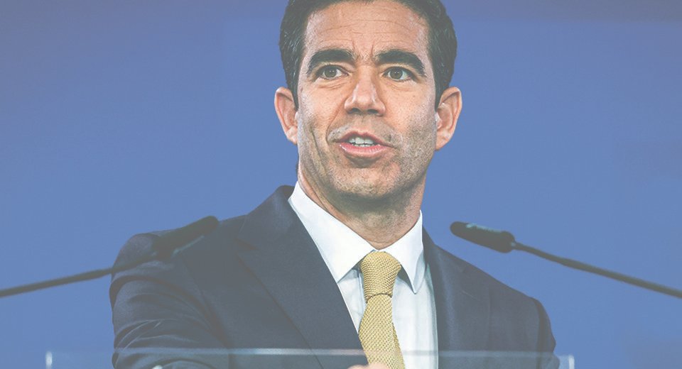 Leitão Amaro: 'Portugal se torna mais Portugal' com nova lei da nacionalidade