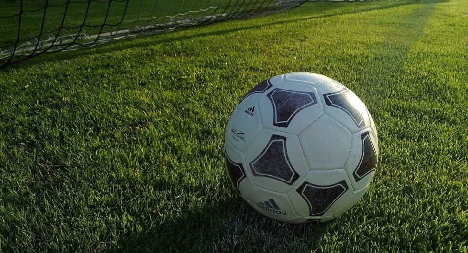 Jogo em Leiria adiado após roubo e incêndio do carro do árbitro