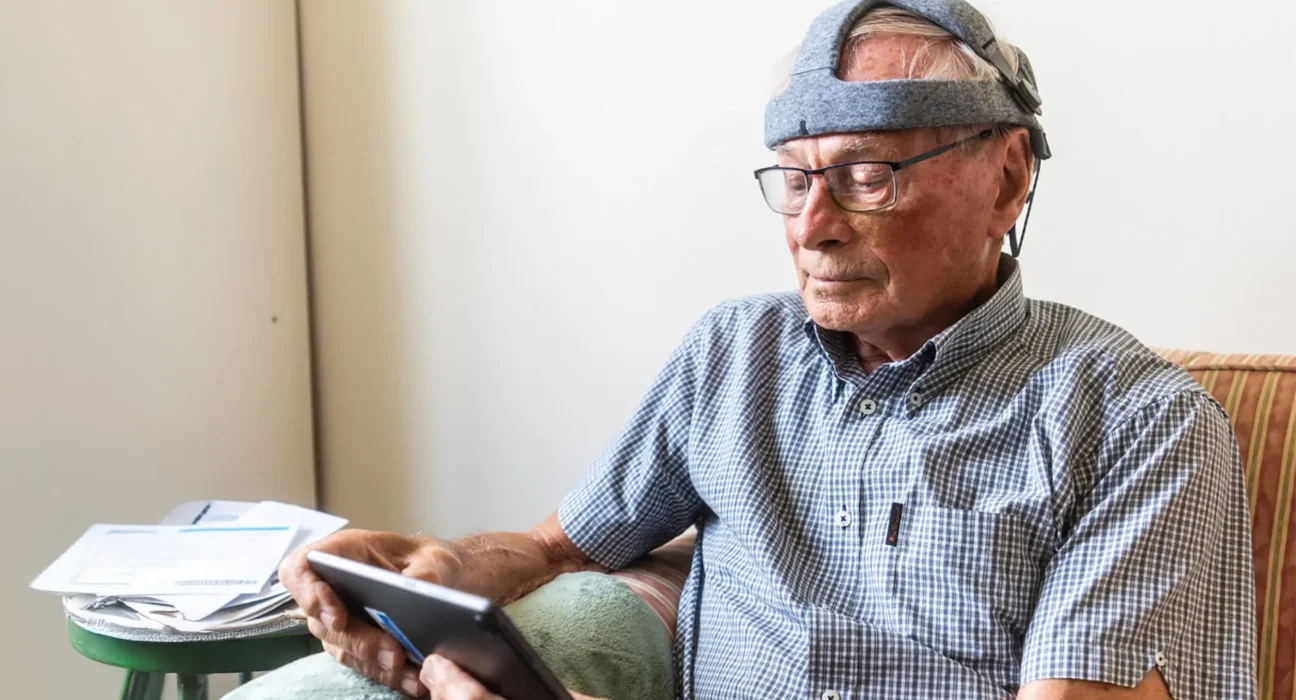 Teste de ondas cerebrais de 3 minutos pode detectar Alzheimer anos antes dos sintomas