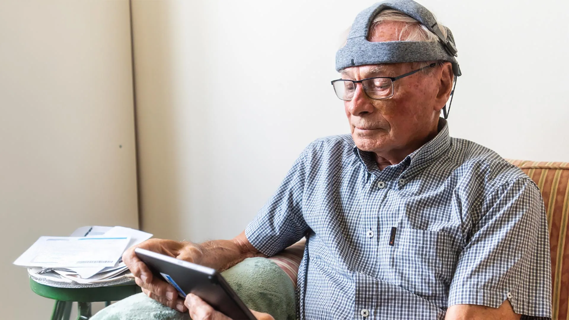 Teste de ondas cerebrais de 3 minutos pode detectar Alzheimer anos antes dos sintomas