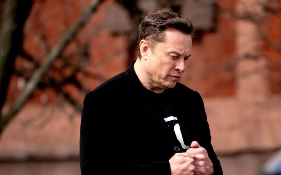 Musk Paga Quantia Não Revelada para Encerrar Processos no Twitter
