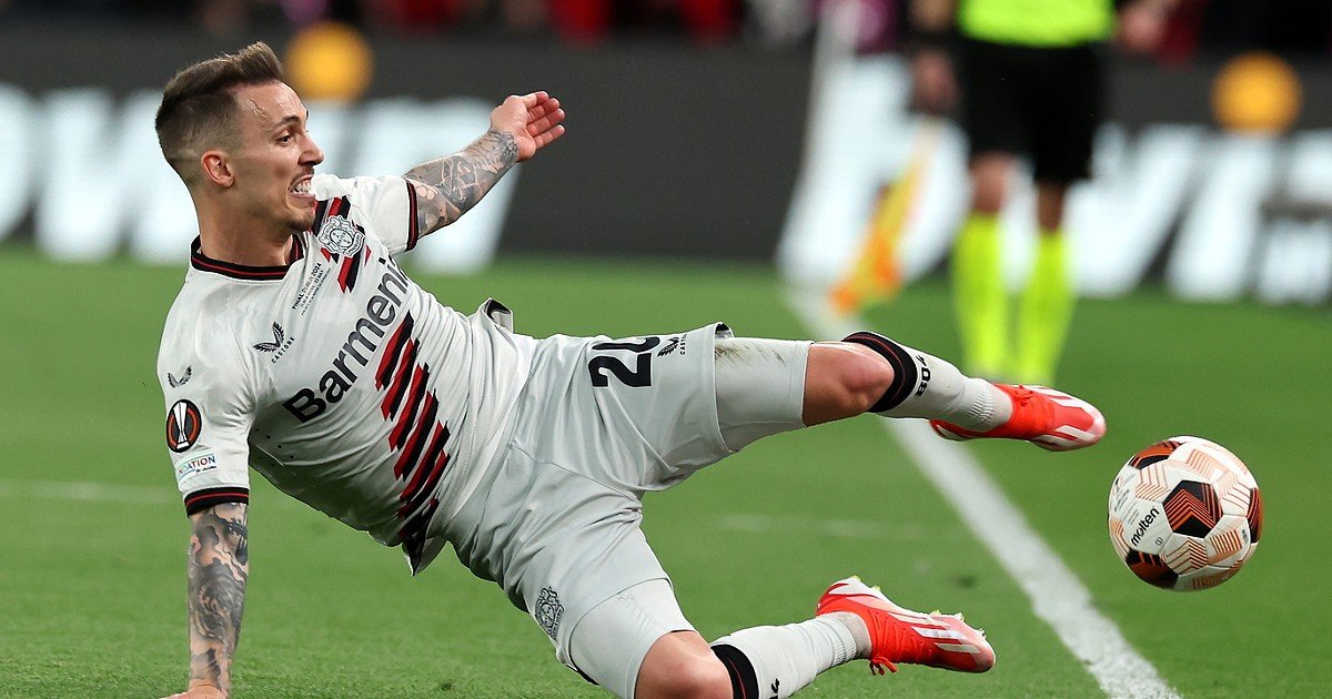 Treinador do Bayer Leverkusen Poupou Grimaldo em Função do Benfica: "Tem Sido o Nosso Jogador Mais Influente
