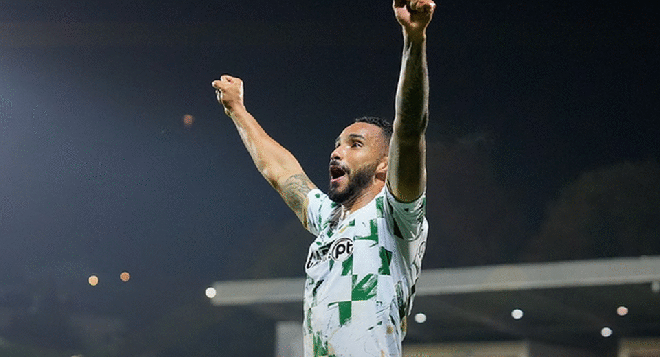 Moreirense conquista vitória em Arouca com dois golos de Schettine e regressa aos triunfos