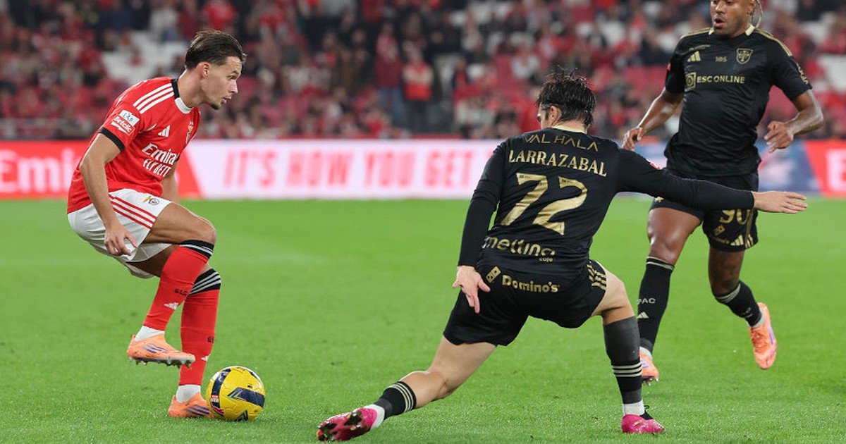 Benfica empata nos descontos contra o Casa Pia e escorrega na I Liga