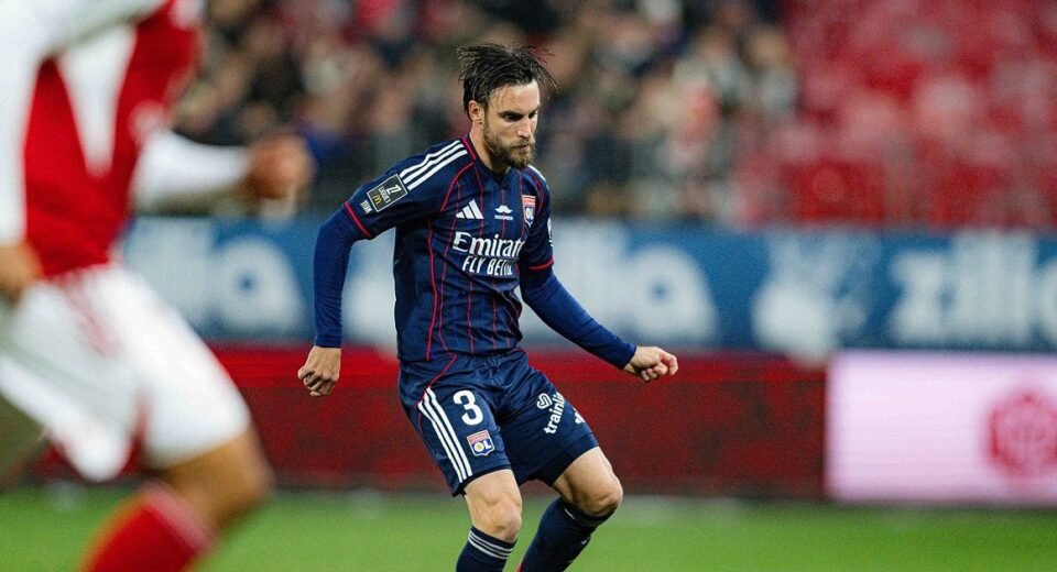 Lyon resiste a jogar mais de 80 minutos com 10, mas falha na tentativa de alcançar o segundo lugar