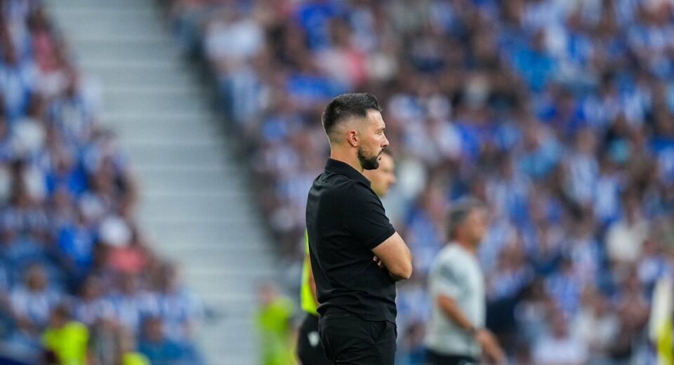 FC Porto: Borja Sainz reconhece "prova de maturidade" e classifica duelo como o mais difícil em casa