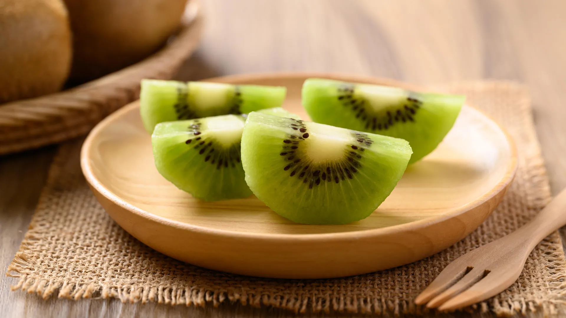 Esqueça a fibra: Ciência revela os alimentos que realmente ajudam na constipação