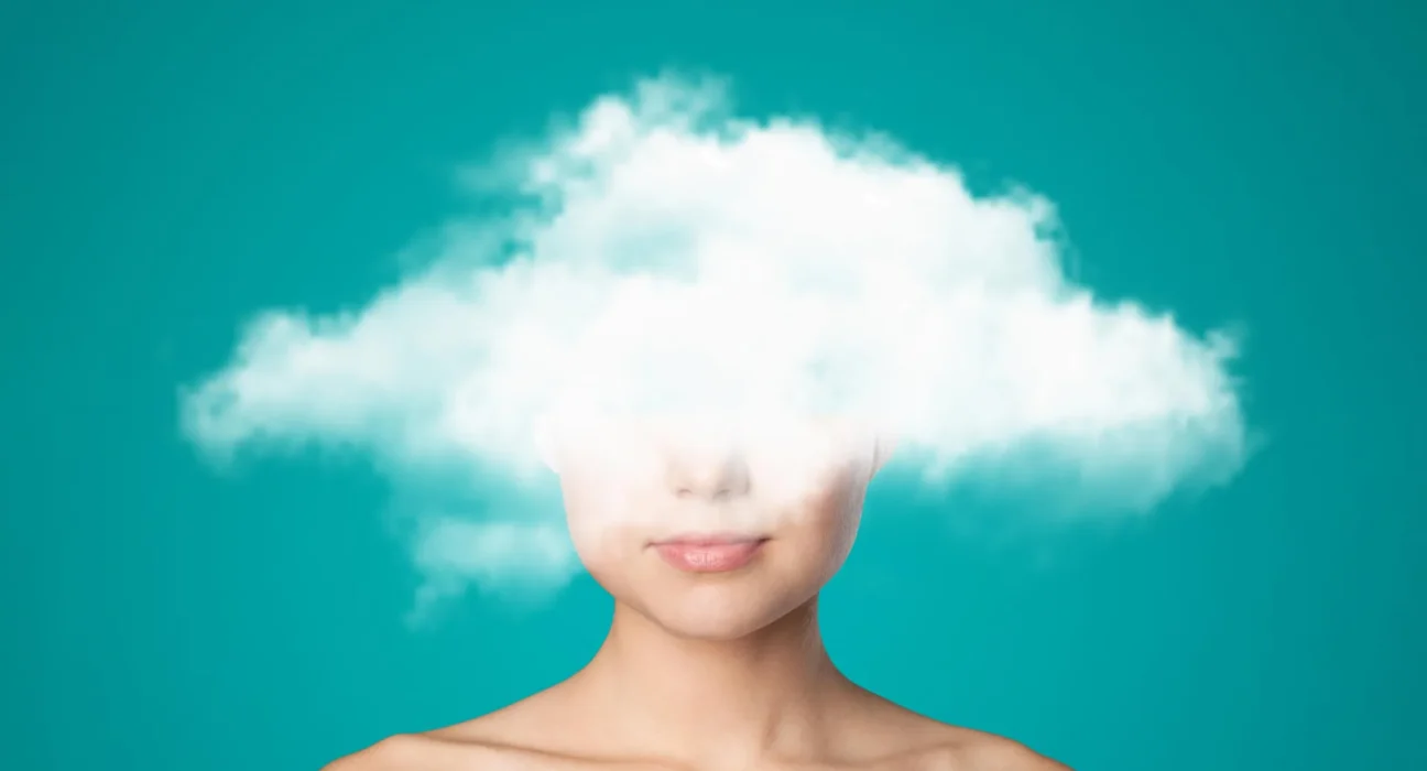 Névoa Mental Durante a Menopausa? Entenda o Que Está Acontecendo de Verdade