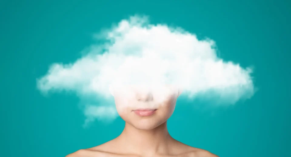 Névoa Mental Durante a Menopausa? Entenda o Que Está Acontecendo de Verdade