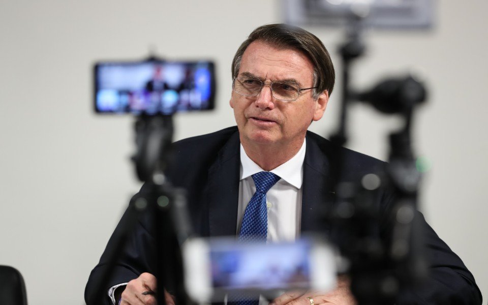 Cirurgia do ex-presidente Jair Bolsonaro é considerada "bem