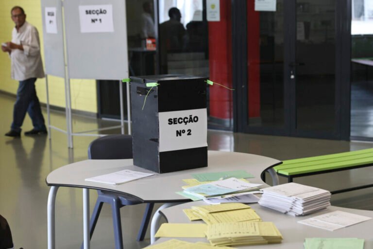 Boletim de Voto para as Presidenciais Inclui Nomes dos Candidatos Excluídos