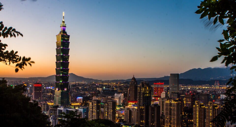 China acusa forças externas de usar Taiwan para conter Pequim