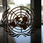 Paramount faz oferta hostil de 108 bilhões de dólares para adquirir Warner Bros