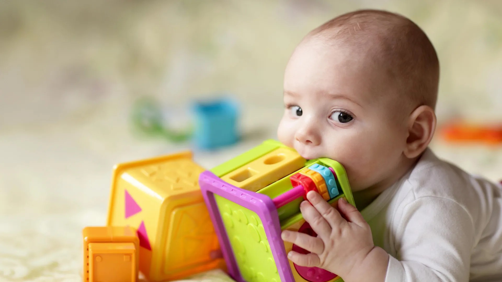 Cientistas encontram metais tóxicos ocultos em brinquedos plásticos populares