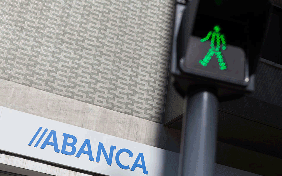 Abanca Portugal negocia a saída de 120 colaboradores
