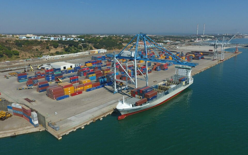 "Terminal das Praias do Sado: Concessão à Somincor e Almina"