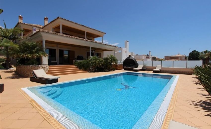 Portugal precisa de habitação, mas investe em prédios.