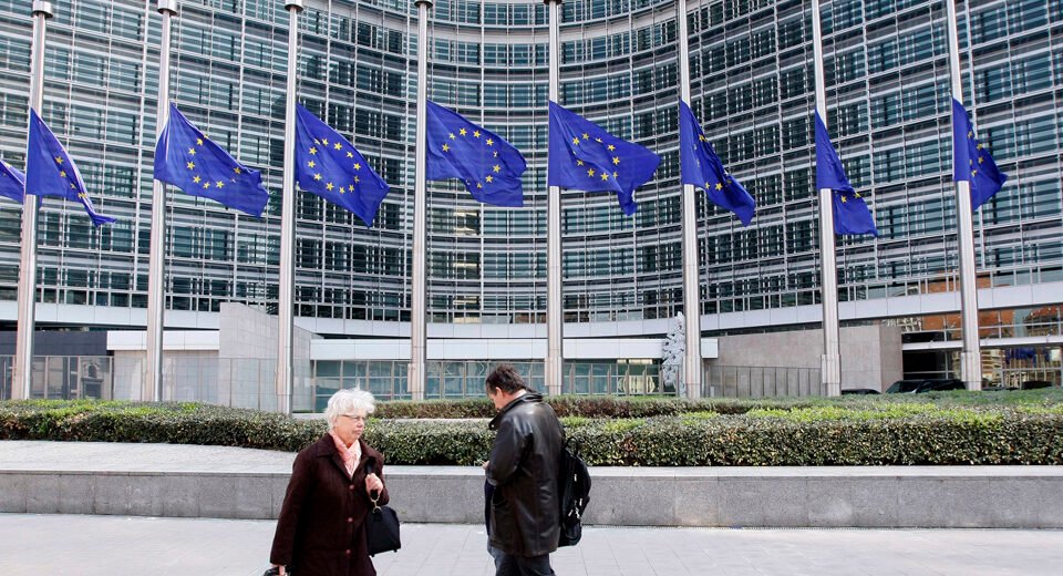 Queda Acentuada da Confiança dos Consumidores na Zona Euro em Março