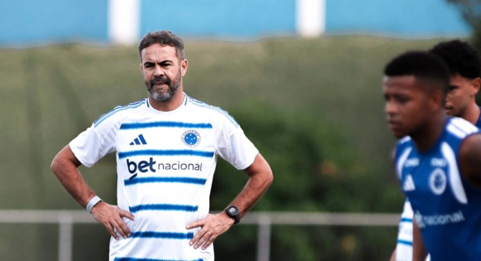 Artur Jorge fala sobre renovação no Cruzeiro e critica derrota na Taça Libertadores: «Resultado ingrato para nós»