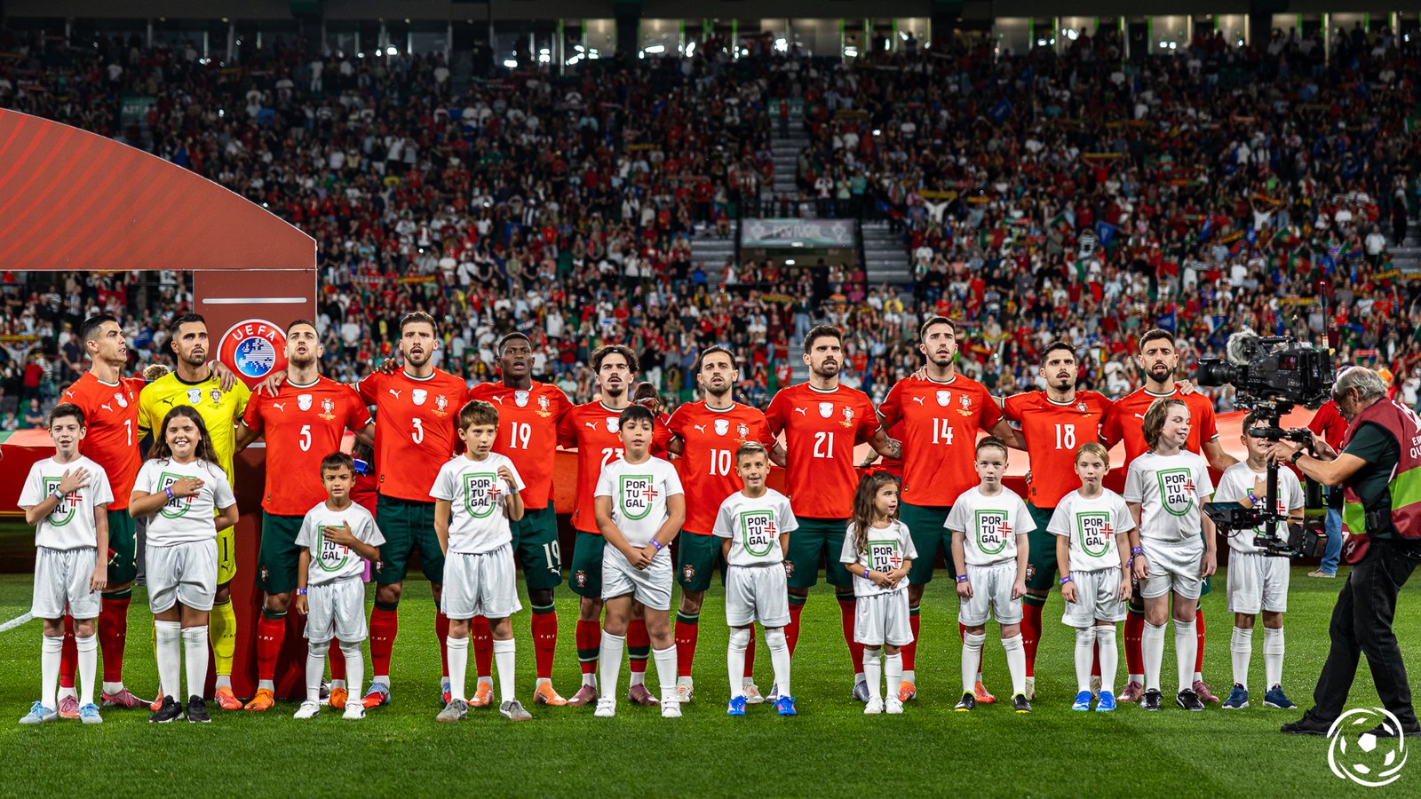 Internacional deseja jogar no Barcelona na próxima temporada, mas não é prioridade para o clube espanhol