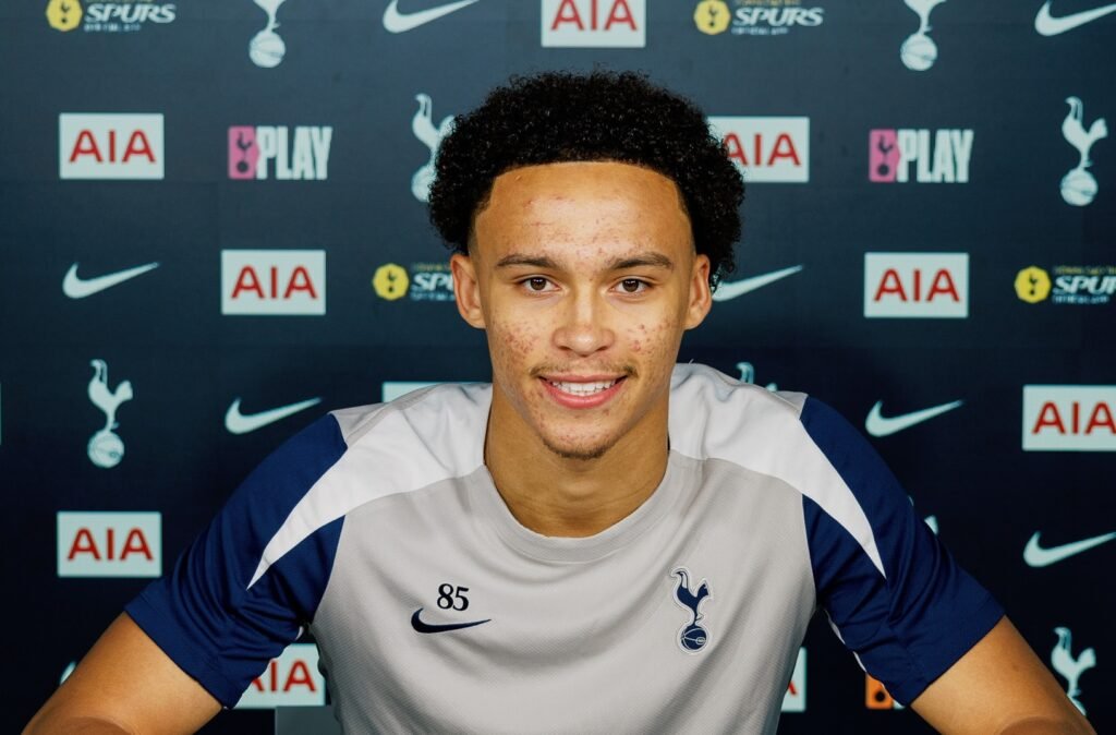 Tottenham assegura talento de Malachy Hardy