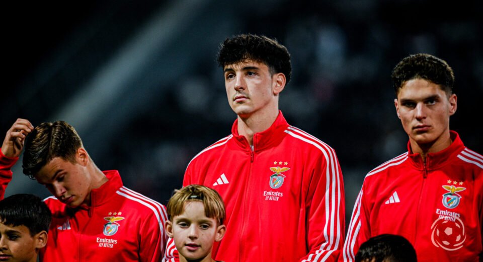 Manu Silva soma 7 minutos desde a última titularidade em janeiro e pode deixar o Benfica no verão