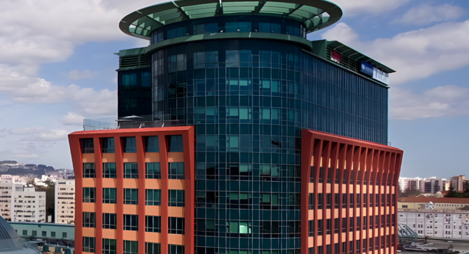 Bankinter e Sonae Sierra Adquirem a "Torre Oriente"