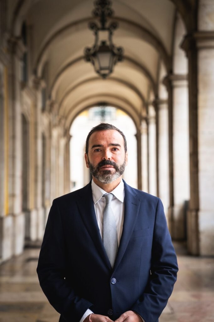 António Valle assume a direção