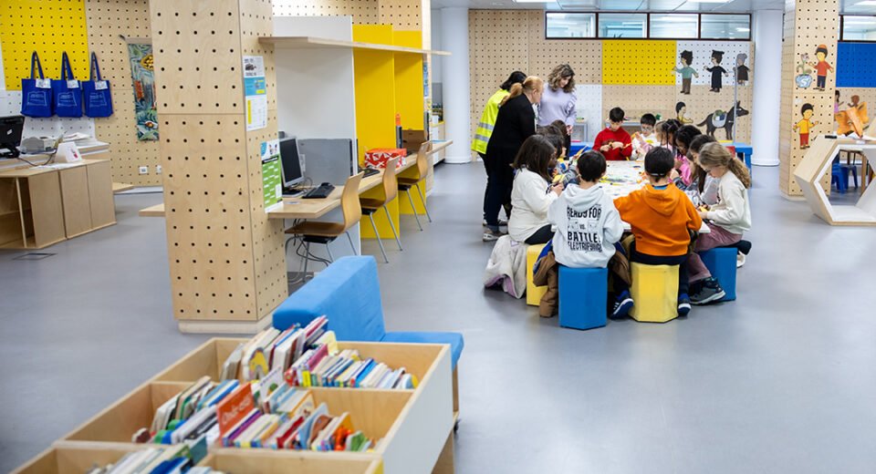 Sábados em Família na Biblioteca: 2, 9, 16 e 23 de Maio