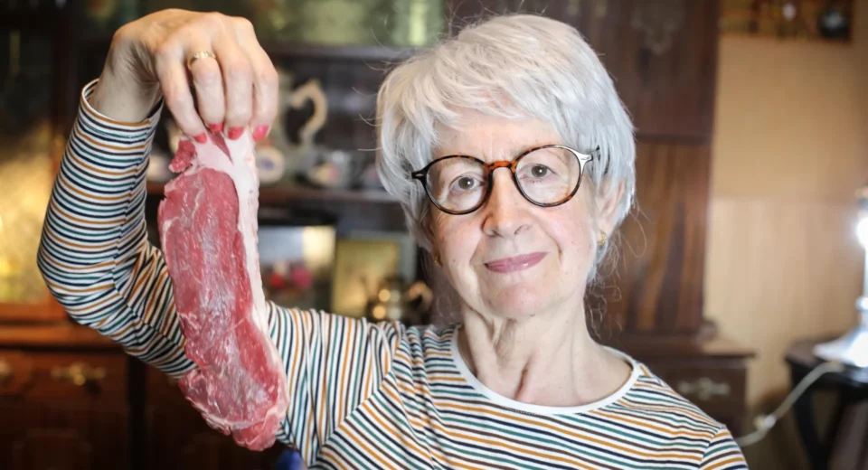 Consumir mais carne pode reduzir o risco de Alzheimer em algumas pessoas