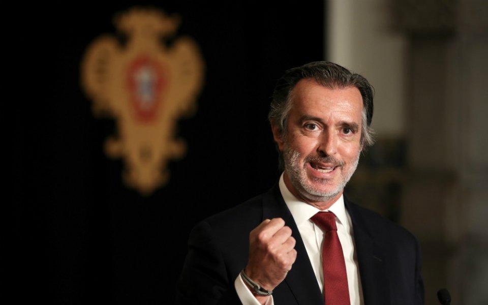 Cotrim determinado a superar "ideias retrógradas" do Chega e evita comentar cartazes de Ventura