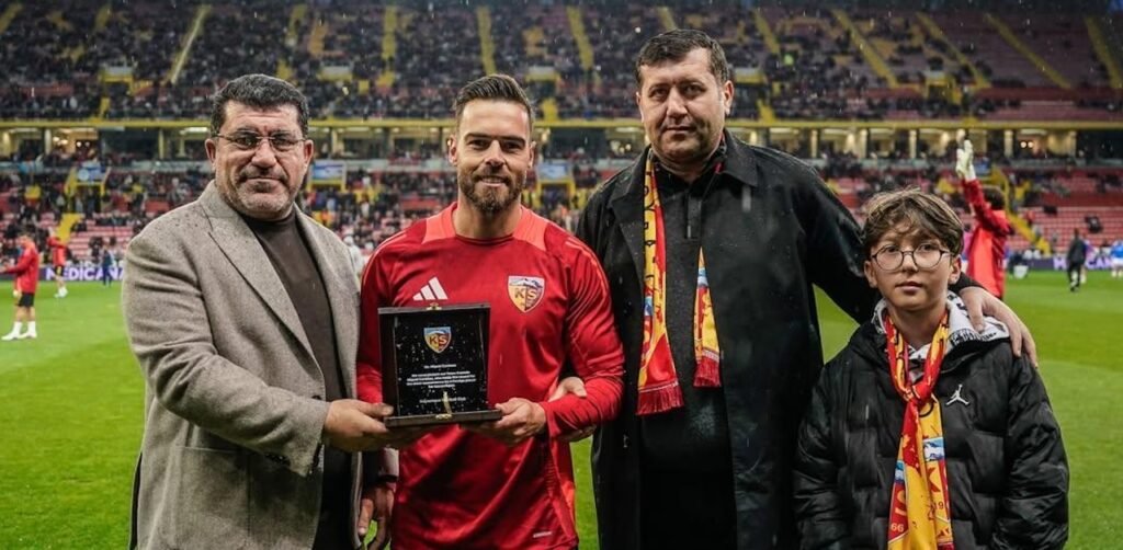 Miguel Cardoso faz história no Kayserispor