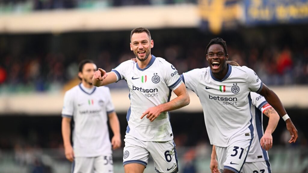 Quem é Stefan de Vrij, o possível reforço do Benfica?