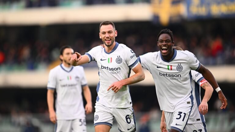 Quem é Stefan de Vrij, o possível reforço do Benfica?