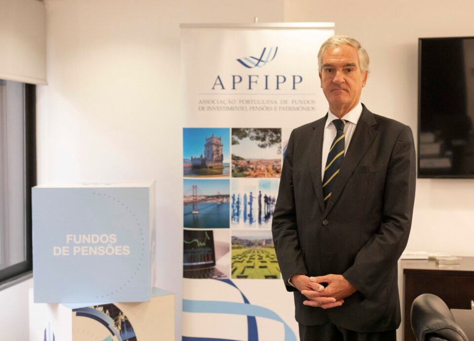 "Incentivos Necessários para o Investimento da Poupança"