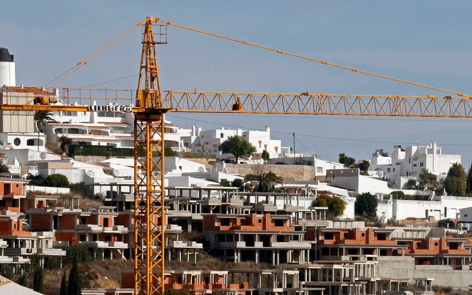 Licenciamento de Construção Nova Cresce 23,1%, Chegando a 27.295 Até Agosto